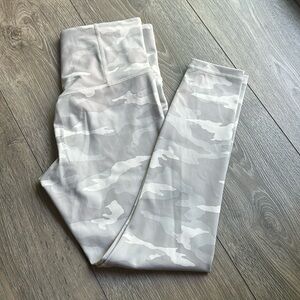 Athleta elation camo 7/8 tight yoga Pilates legging